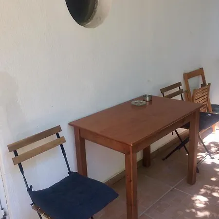 Amelie Qute Apartment